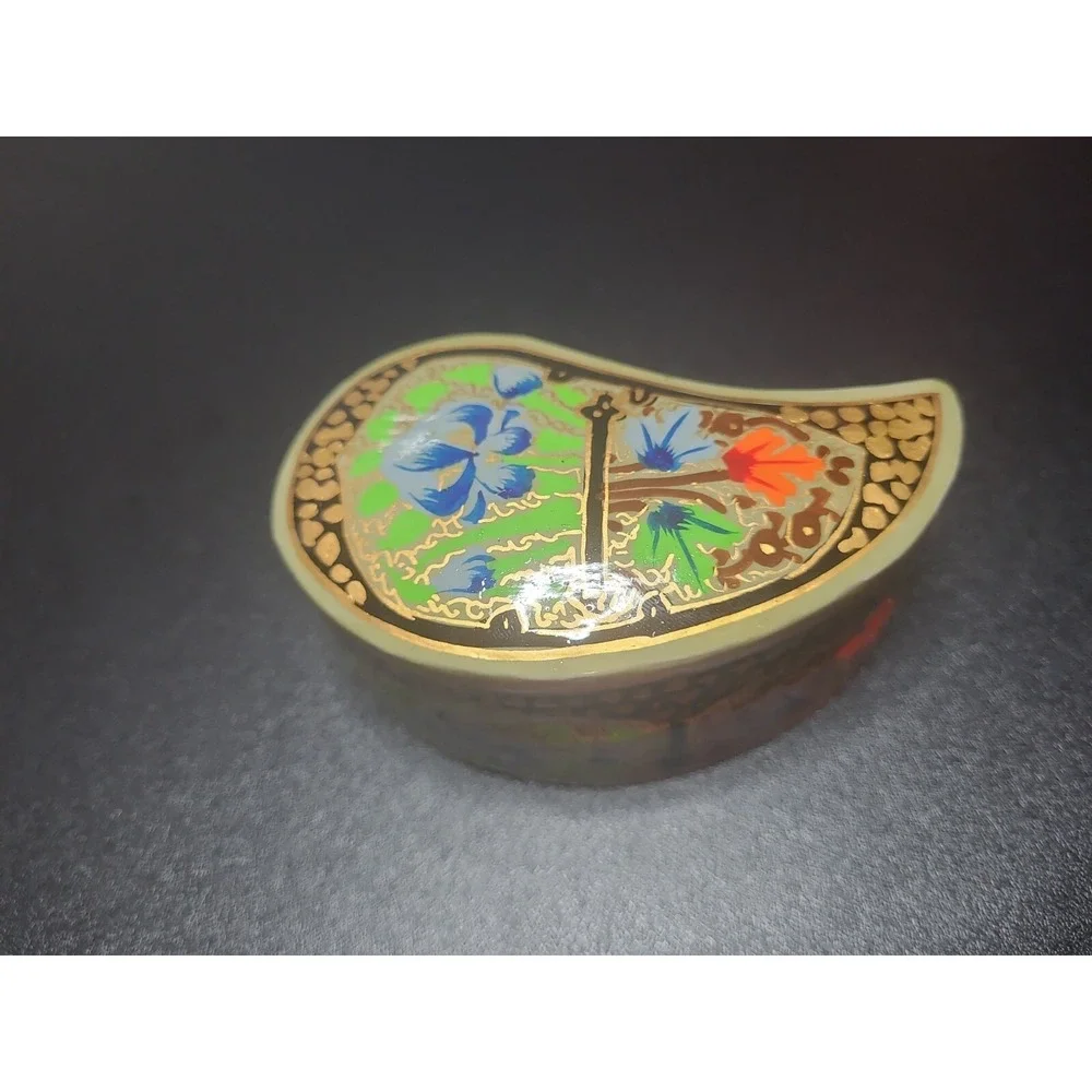N/A handpainted ornate